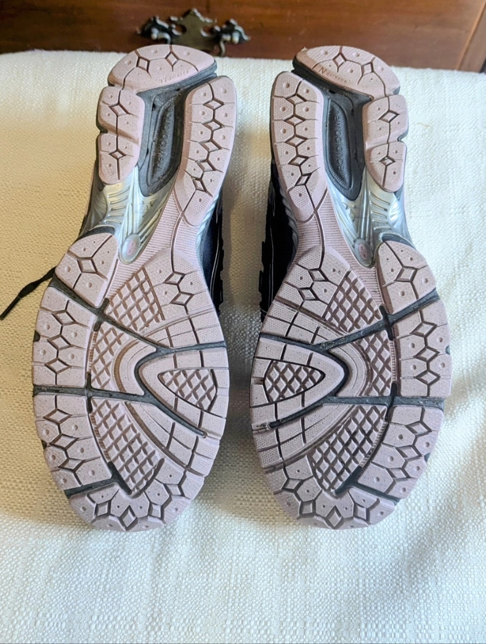 New Balance Eclipse/Pink Taffy Running Shoes (Men's 10, Women's 11.5) - Picture 9 of 12